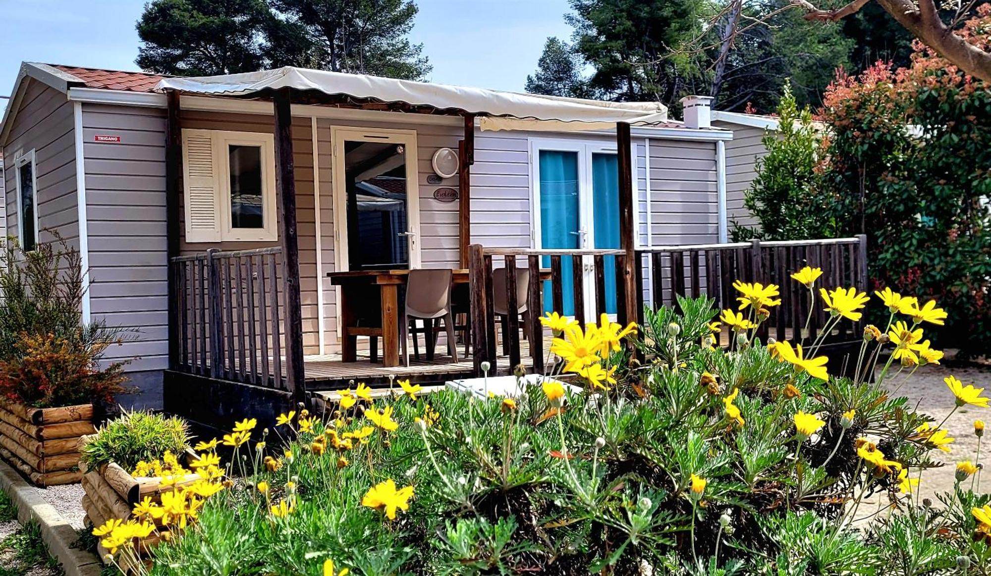 Camping Aux Portes De Cassis روكفور-لا-بيدول المظهر الخارجي الصورة